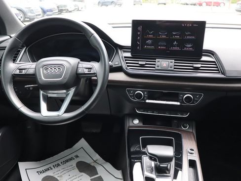 Used 2022 Audi Q5 2.0T Premium Plus w/ Premium Plus Package AWD/4WD image 12
