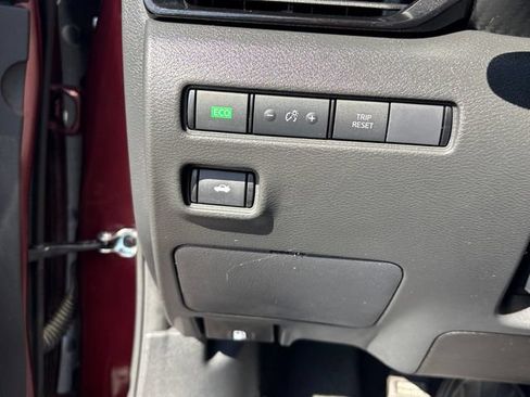 Used 2025 Nissan Sentra SV FWD image 26
