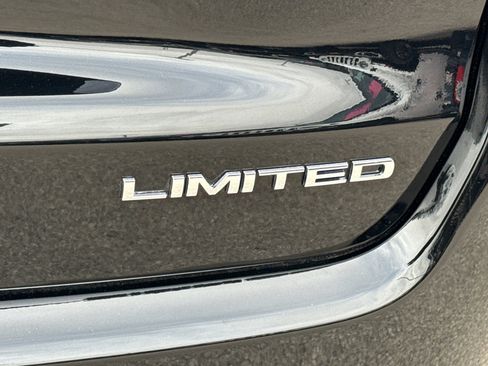 Used 2024 Jeep Compass Limited w/ Elite Group image 8