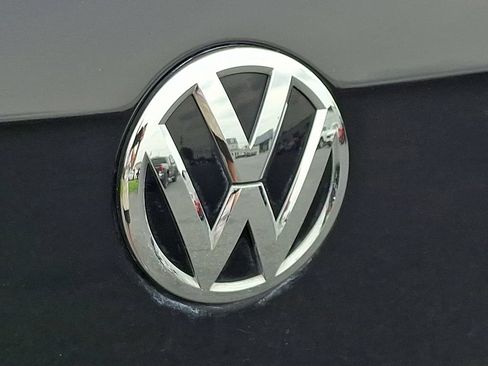 Used 2021 Volkswagen Tiguan SE AWD/4WD image 22