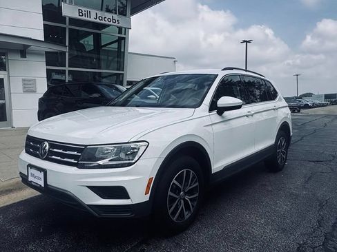 Used 2020 Volkswagen Tiguan SE FWD image 2