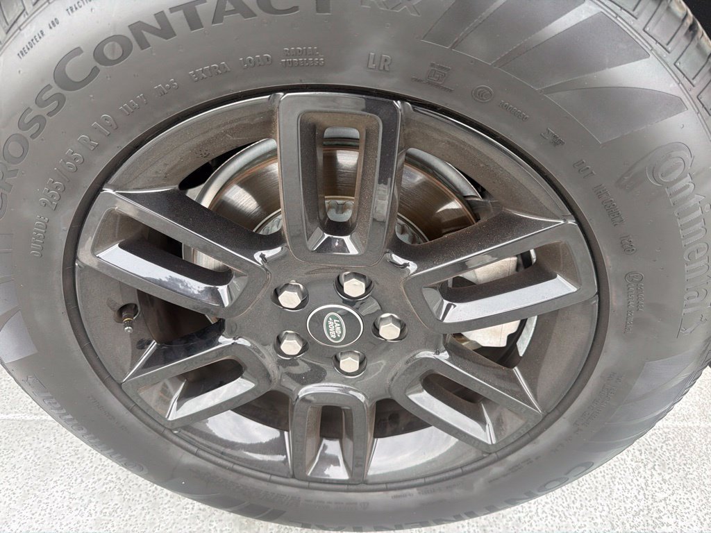 Used 2024 Land Rover Defender 110 S AWD/4WD image 5
