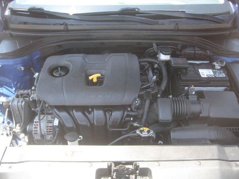 Used 2020 Hyundai Elantra Value Edition FWD image 12