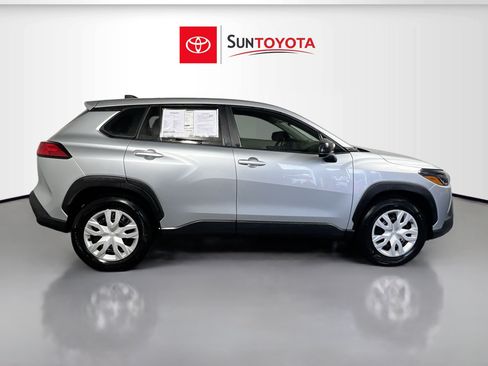 Used 2024 Toyota Corolla Cross L FWD image 2