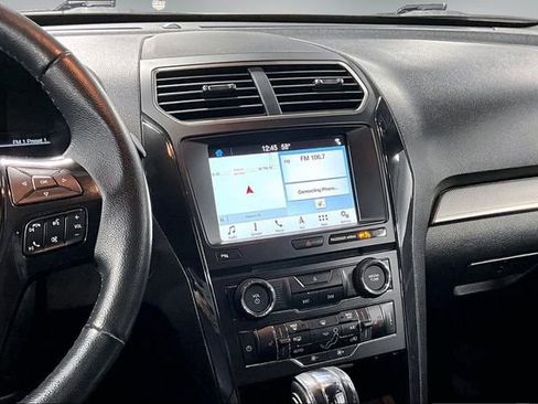 Used 2018 Ford Explorer XLT w/ Equipment Group 202A AWD/4WD image 10
