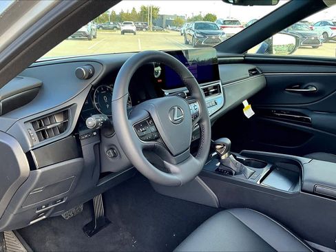 New 2025 Lexus ES 350 w/ Premium Package image 10