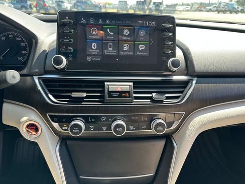 Used 2021 Honda Accord Touring image 13