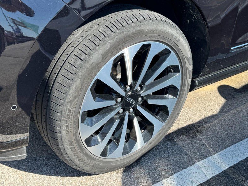 Used 2024 Lincoln Navigator L Reserve AWD/4WD image 4