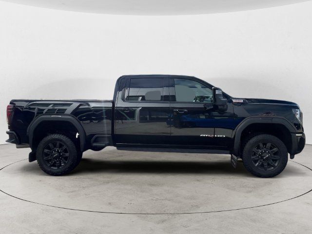 Used 2024 GMC Sierra 3500 AT4 w/ Technology Package AWD/4WD image 4