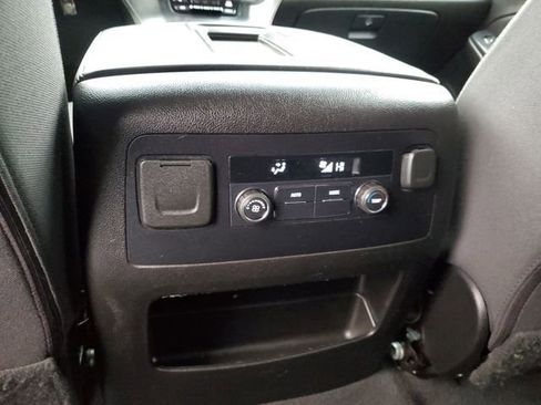 Used 2019 Chevrolet Tahoe LS w/ All-Season Package image 32