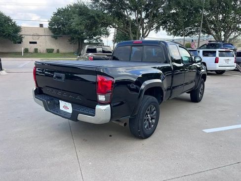Used 2022 Toyota Tacoma SR5 w/ SR5 Appearance Package (SM) AWD/4WD image 6