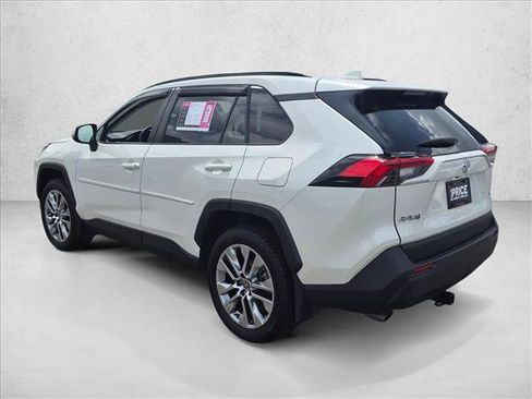Used 2022 Toyota RAV4 XLE Premium AWD/4WD image 8