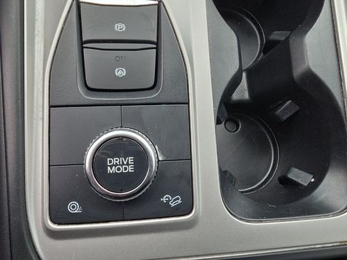 Used 2022 Ford Explorer XLT AWD/4WD image 27