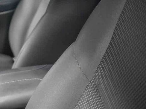 Used 2021 Nissan Rogue Sport S image 19