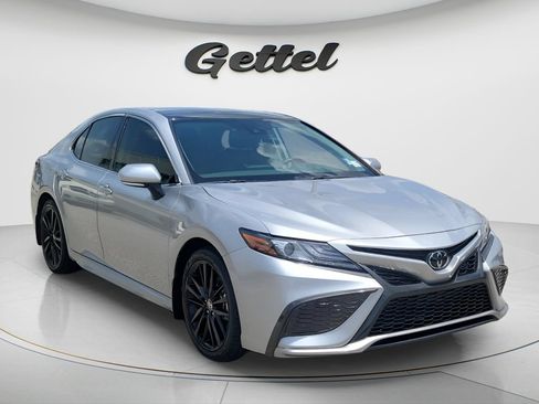 Certified 2022 Toyota Camry XSE FWD image 3