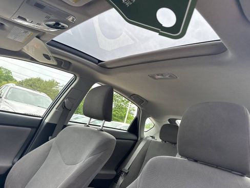 Used 2013 Toyota Prius Three w/ Solar Roof Pkg FWD image 6