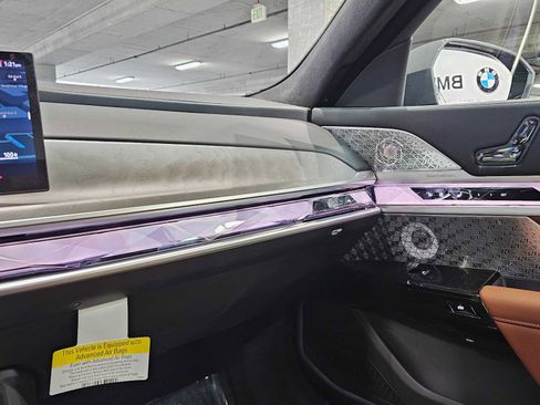 New 2026 BMW 750e xDrive w/ Executive Package image 20