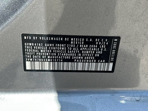 Used 2025 Volkswagen Jetta SE FWD image 30