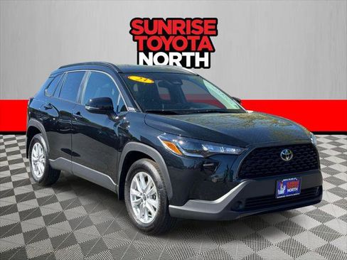 Certified 2023 Toyota Corolla Cross LE AWD/4WD image 1