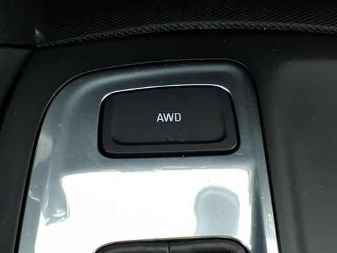 Used 2020 Chevrolet Equinox LT w/ Driver Convenience Package AWD/4WD image 21