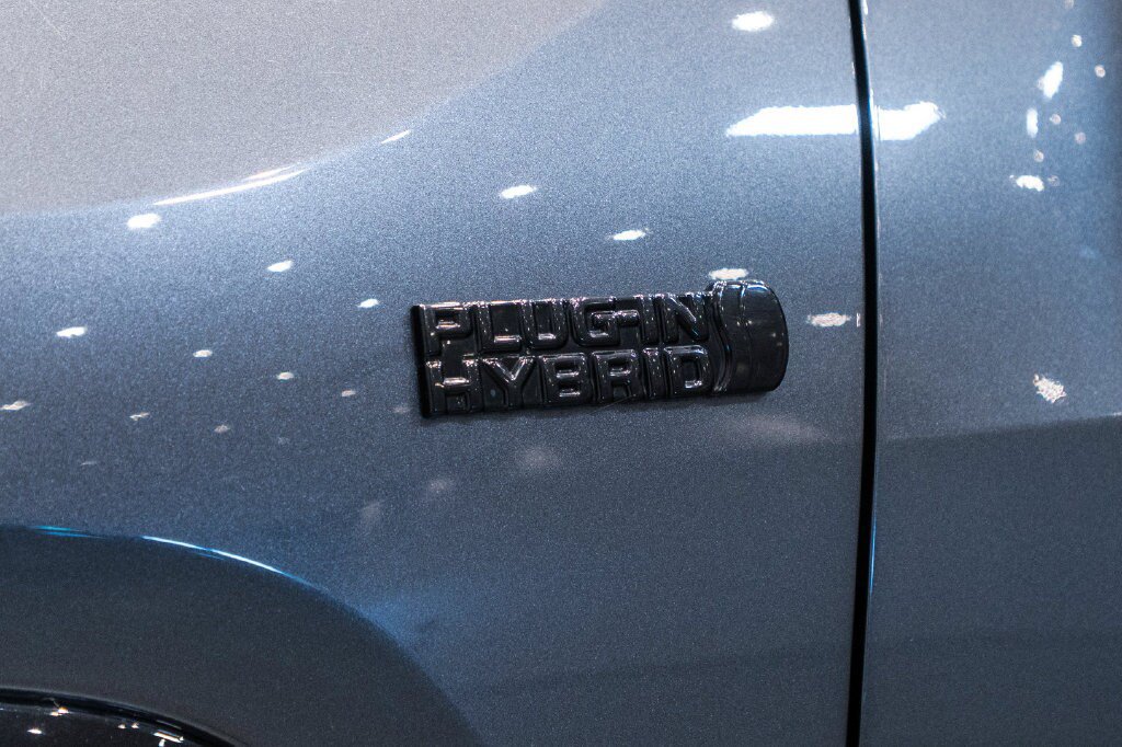 Used 2023 Toyota RAV4 SE w/ Weather & Moonroof Package AWD/4WD image 13