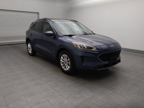 Used 2020 Ford Escape SE FWD image 13
