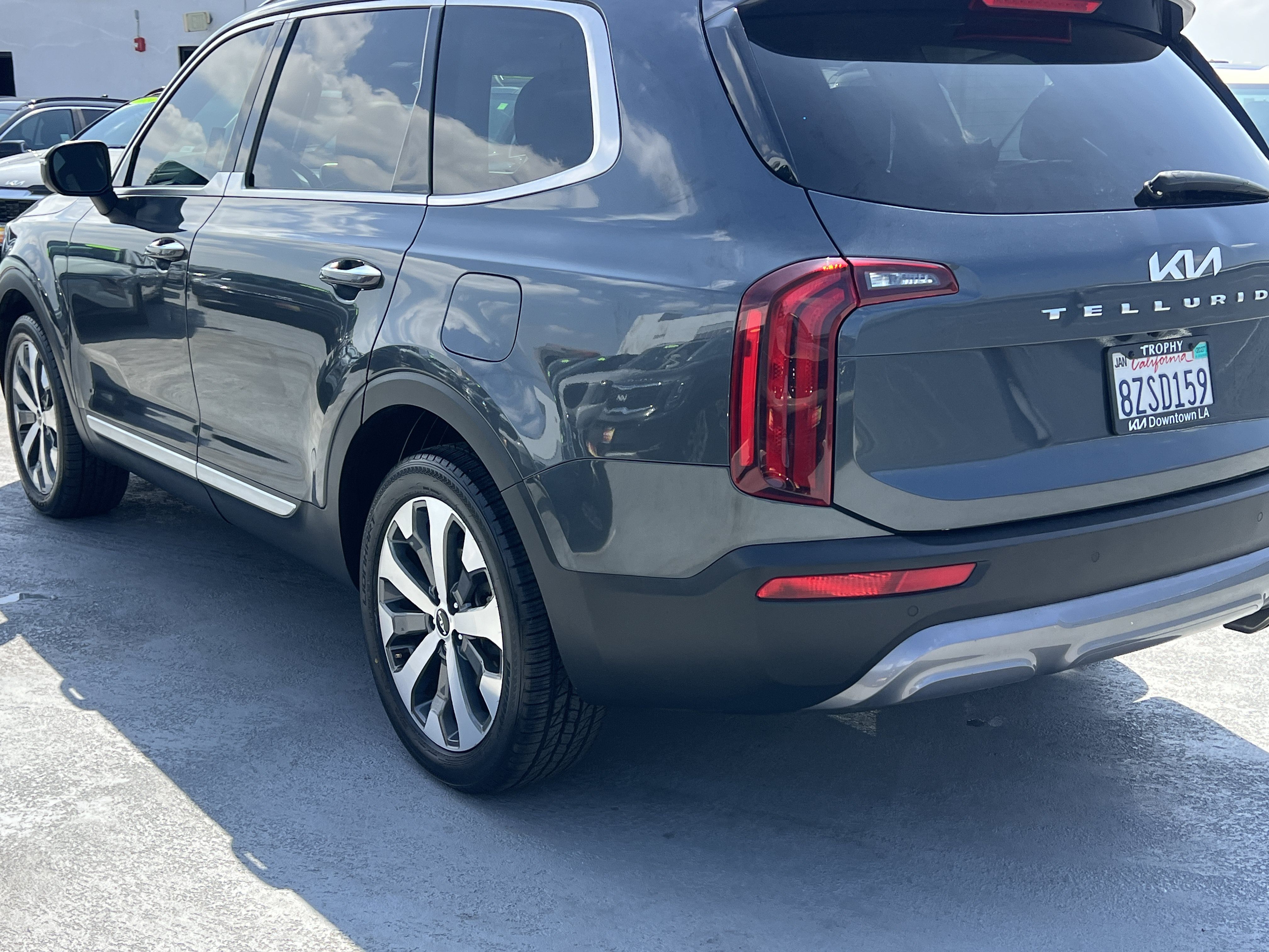 Used 2022 Kia Telluride S FWD image 5