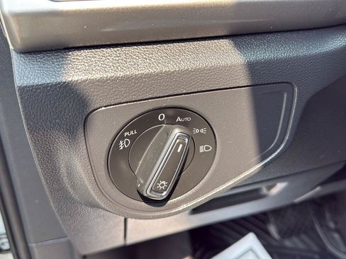Used 2019 Volkswagen Atlas SE w/ Towing Package FWD image 9