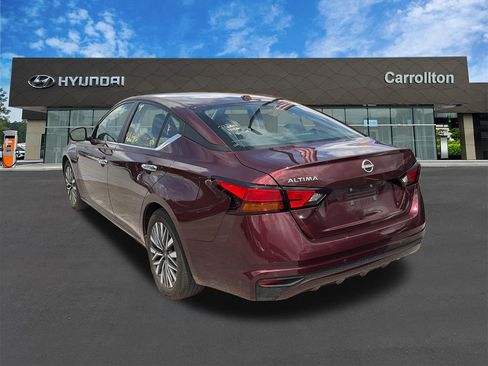 Used 2025 Nissan Altima 2.5 SV FWD image 7