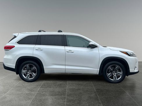 Used 2018 Toyota Highlander AWD V6 image 8