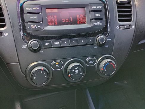 Used 2017 Kia Forte LX FWD image 13