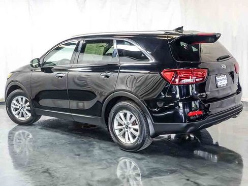 Used 2019 Kia Sorento FWD w/ Option Group 020 image 9