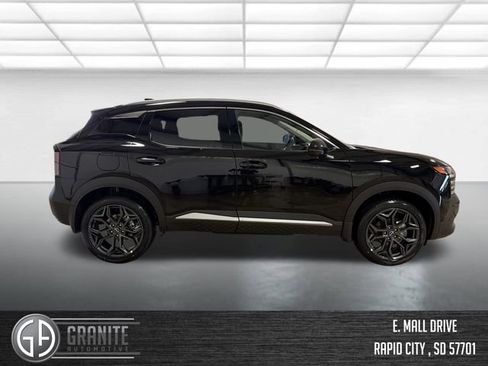New 2026 Nissan Kicks SR w/ SR Premium Package AWD/4WD image 6