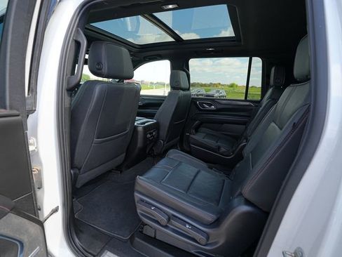 Used 2022 Chevrolet Suburban RST w/ Luxury Package AWD/4WD image 18