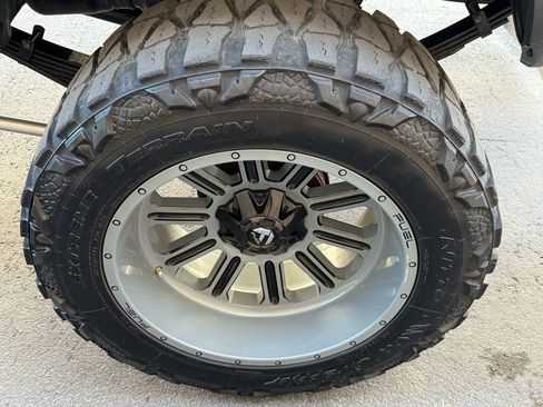 Used 2019 Toyota Tacoma TRD Sport AWD/4WD image 18