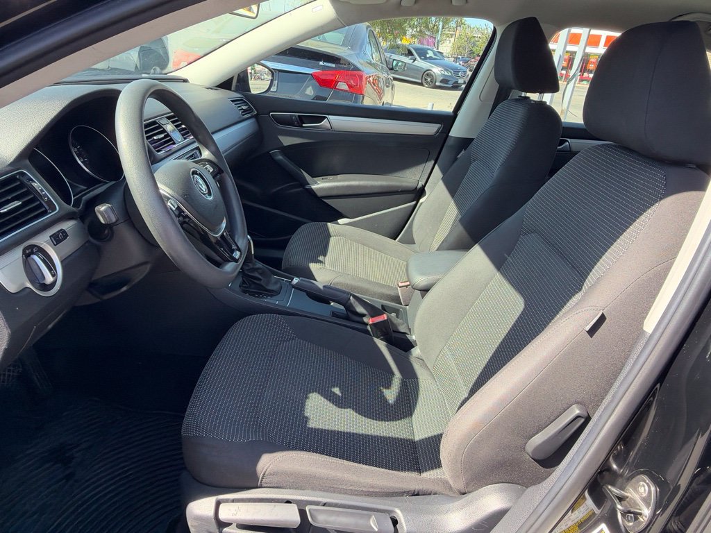 Used 2016 Volkswagen Passat 1.8T S FWD image 7