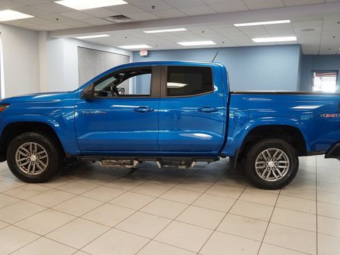 Used 2023 Chevrolet Colorado LT w/ LT Convenience Package II AWD/4WD image 2