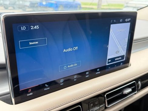Used 2022 Lincoln Nautilus FWD w/ Premium Package image 17