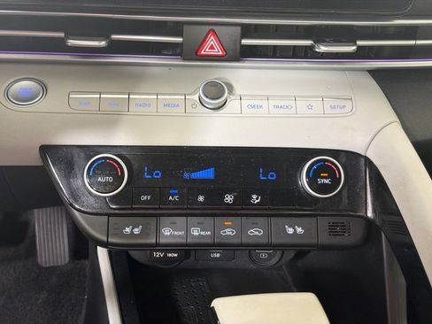 Used 2023 Hyundai Elantra Limited FWD image 23