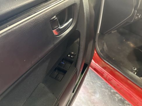 Used 2019 Toyota Corolla LE image 18