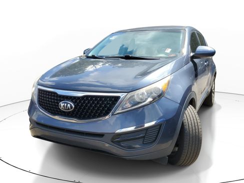 Used 2016 Kia Sportage LX FWD image 2