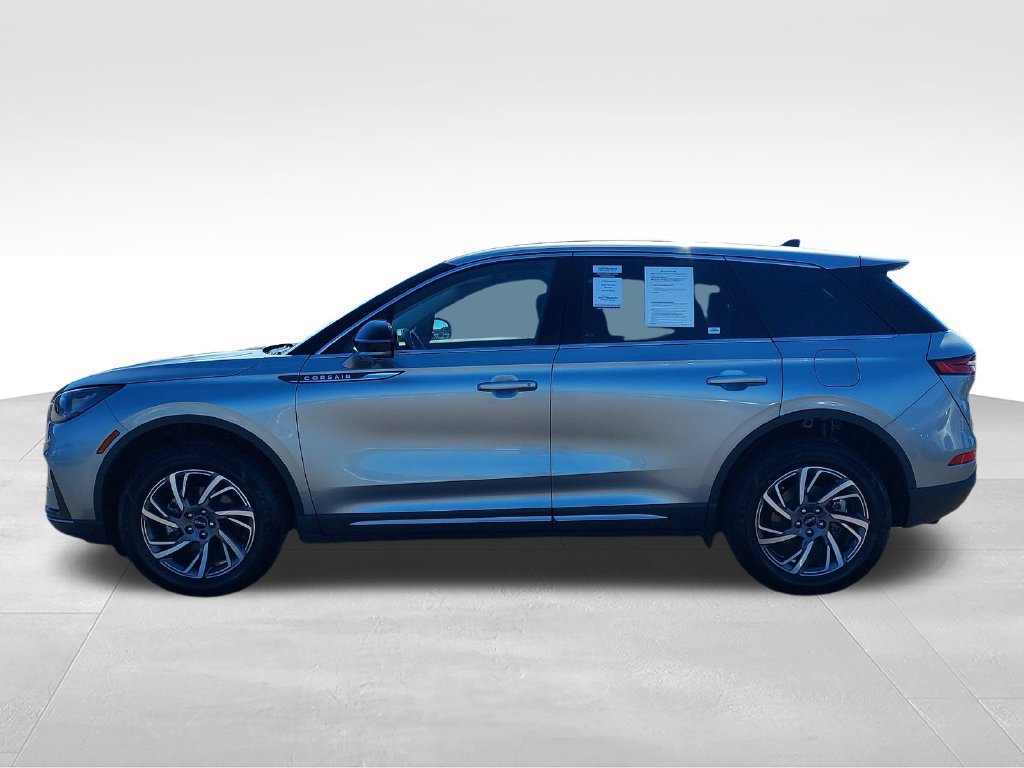 Used 2024 Lincoln Corsair AWD w/ Equipment Group 101A image 2