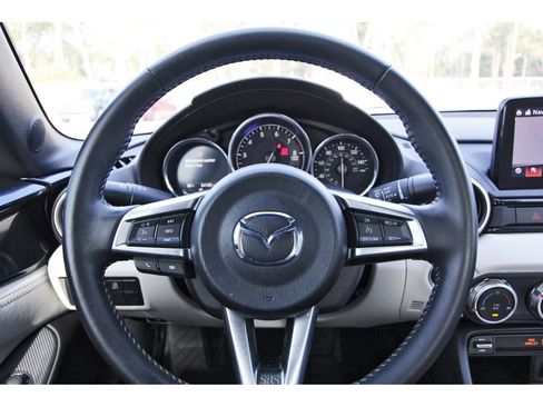 Used 2021 MAZDA MX-5 Miata RF Grand Touring RWD image 10