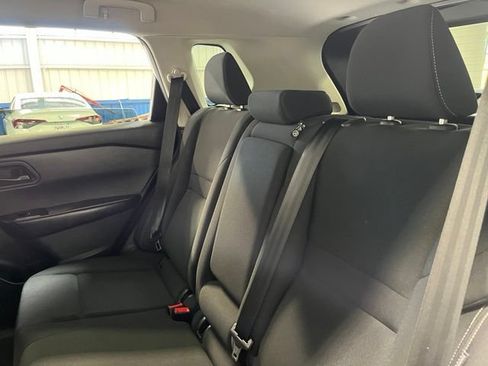 Used 2024 Nissan Rogue S FWD image 18
