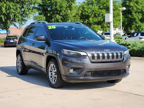 Used 2020 Jeep Cherokee Latitude Plus FWD image 3