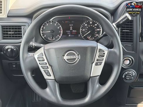 Used 2024 Nissan Titan SV AWD/4WD image 14