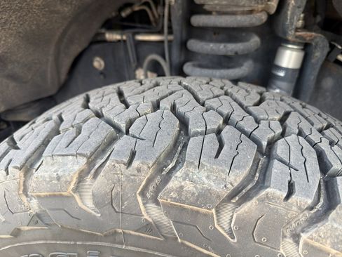 Used 2012 Ford F250 Lariat w/ Lariat Interior Pkg image 16