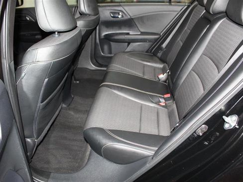 Used 2017 Honda Accord Sport image 18