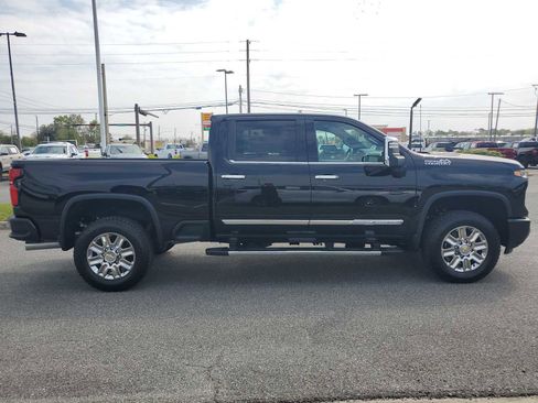 New 2026 Chevrolet Silverado 3500 High Country w/ Z71 Off-Road Package AWD/4WD image 7