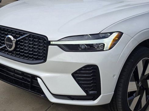 Used 2025 Volvo XC60 T8 Plus w/ Protection Package Premier image 16